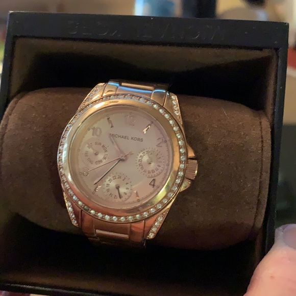 Michael Kors watch - Picture 3 of 5